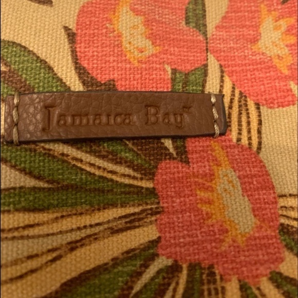 Jamaica Bay Flower Designed Purse - Picture 2 of 7